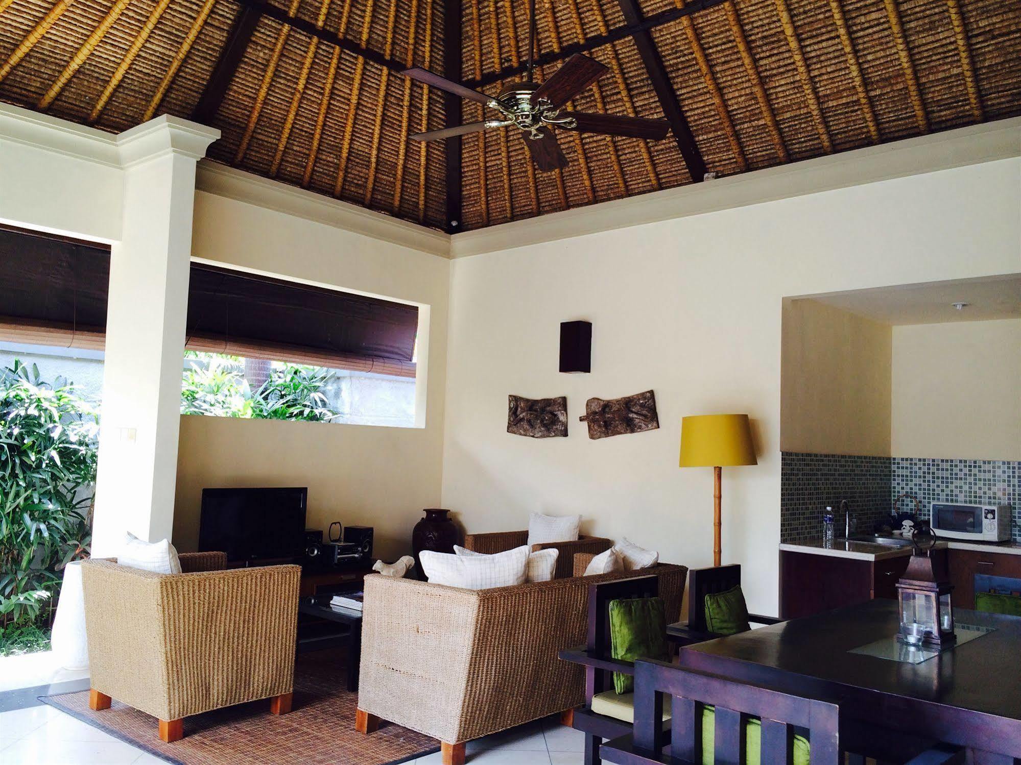 D'Alang Alang Villas Seminyak Kültér fotó